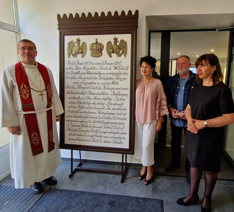 Padėkos: I. Kanto bibliotekoje vieną advento vakarą susitikę bendraminčiai ir kilnių idėjų įgyvendintojai nusifotografavo atminimui.