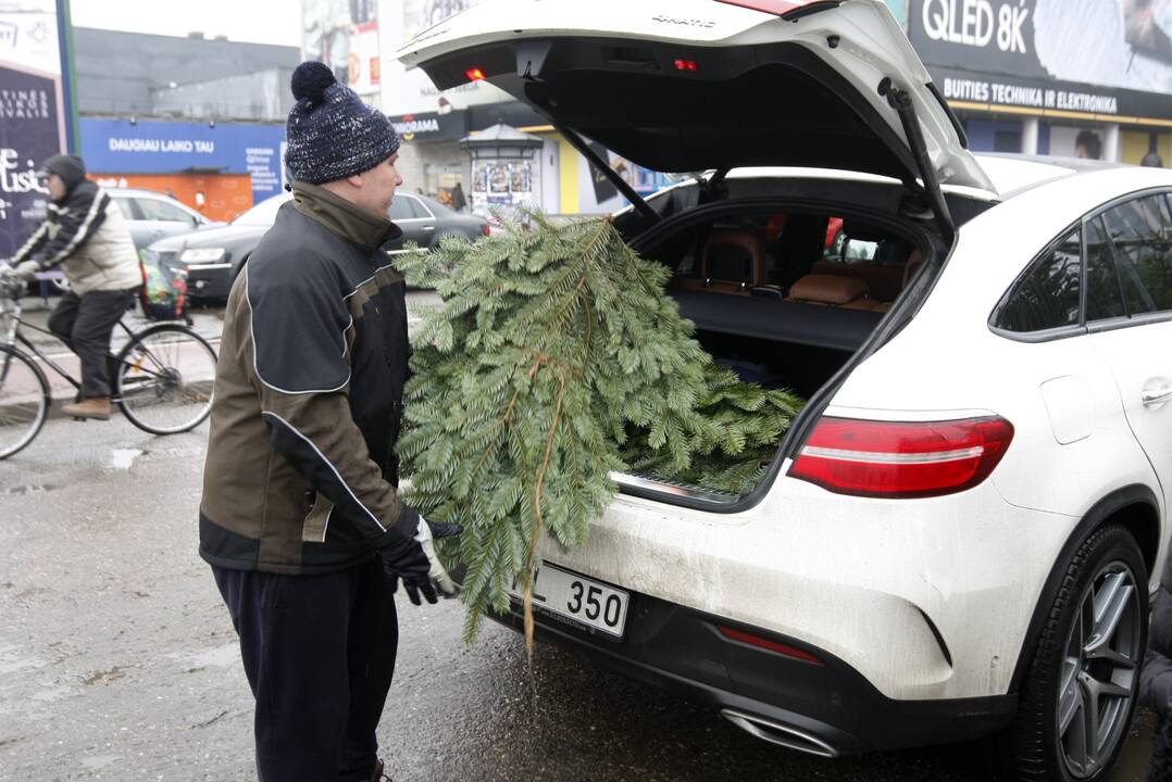 Paklausa: ir paskutiniąją metų dieną viena paklausiausių prekių turguje – mėsos gaminiai.