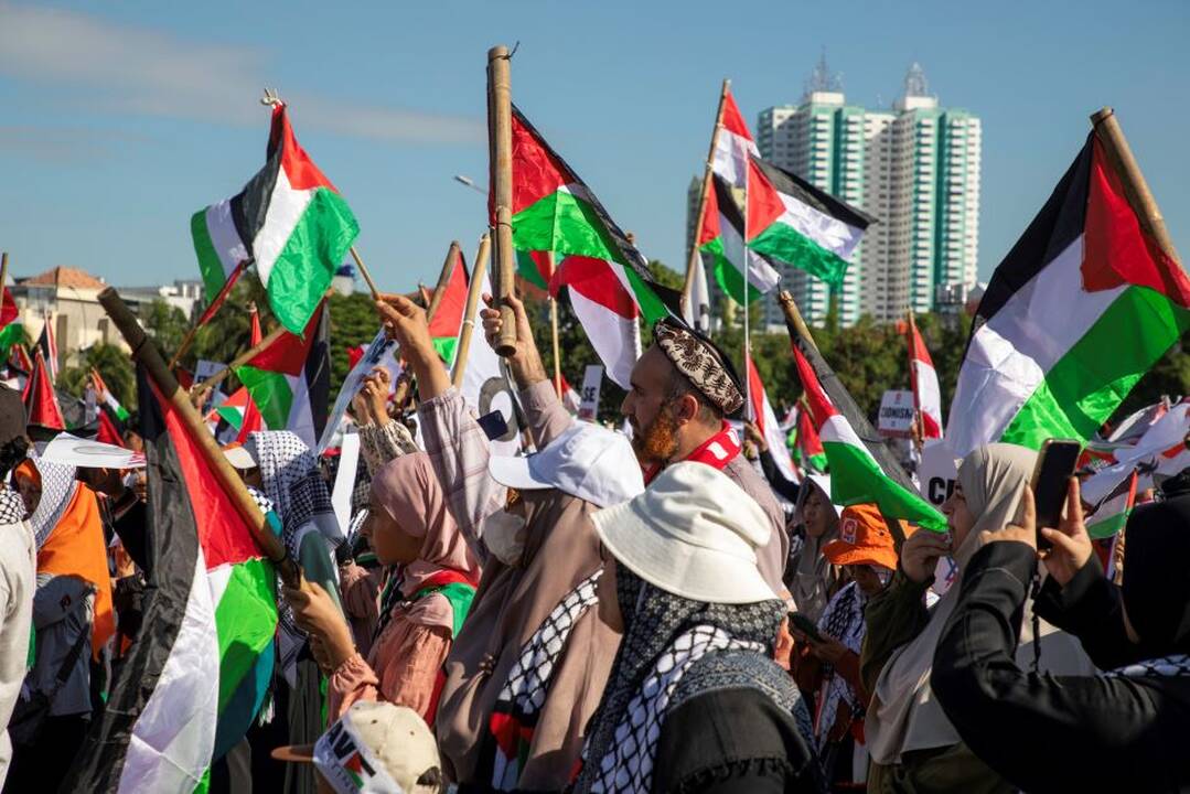 „Hamas“ šaltinis: grupuotė sutinka su nauju siūlomu planu dėl paliaubų Gazos Ruože