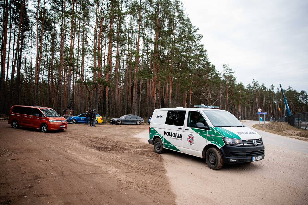 Kariuomenės ir gelbėjimo tarnybų technika Pabradėje