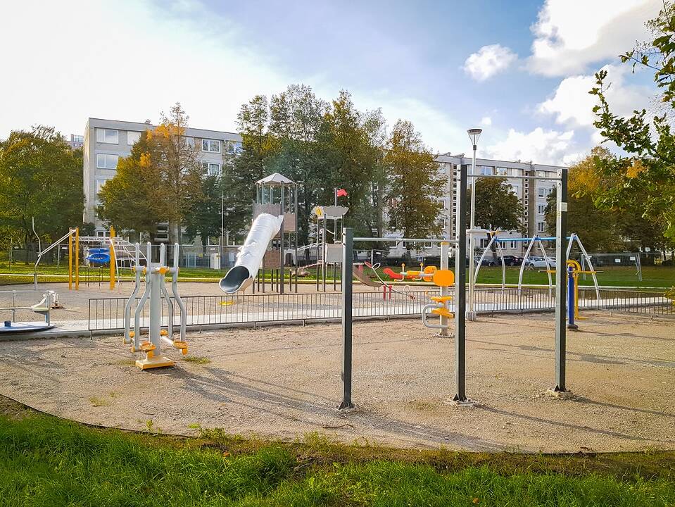 Tikslai: įgyvendinant projektą siekiama išsaugoti parko privalumus, sukurti patrauklias erdves įvairių pomėgių gyventojams.