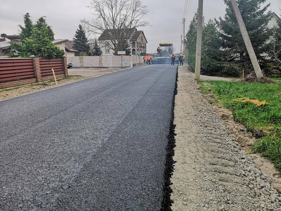 Įkarštis: Klaipėdos rajono gyvenvietėse iki metų pabaigos daug kur bus baigta tiesti asfalto danga.