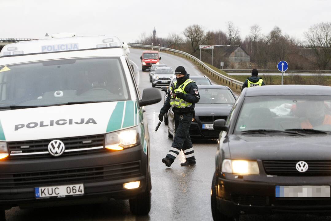 Daugėjant COVID-19 atvejų Vyriausybė svarsto lokalių karantinų įvedimą