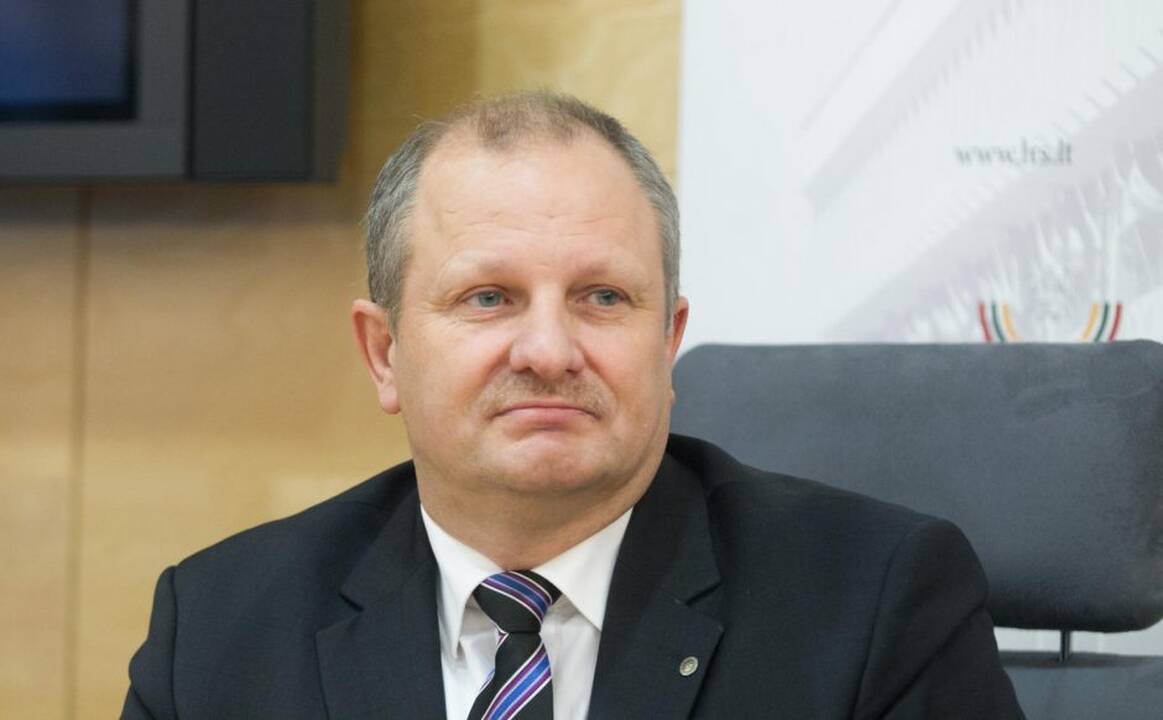 K. Komskis