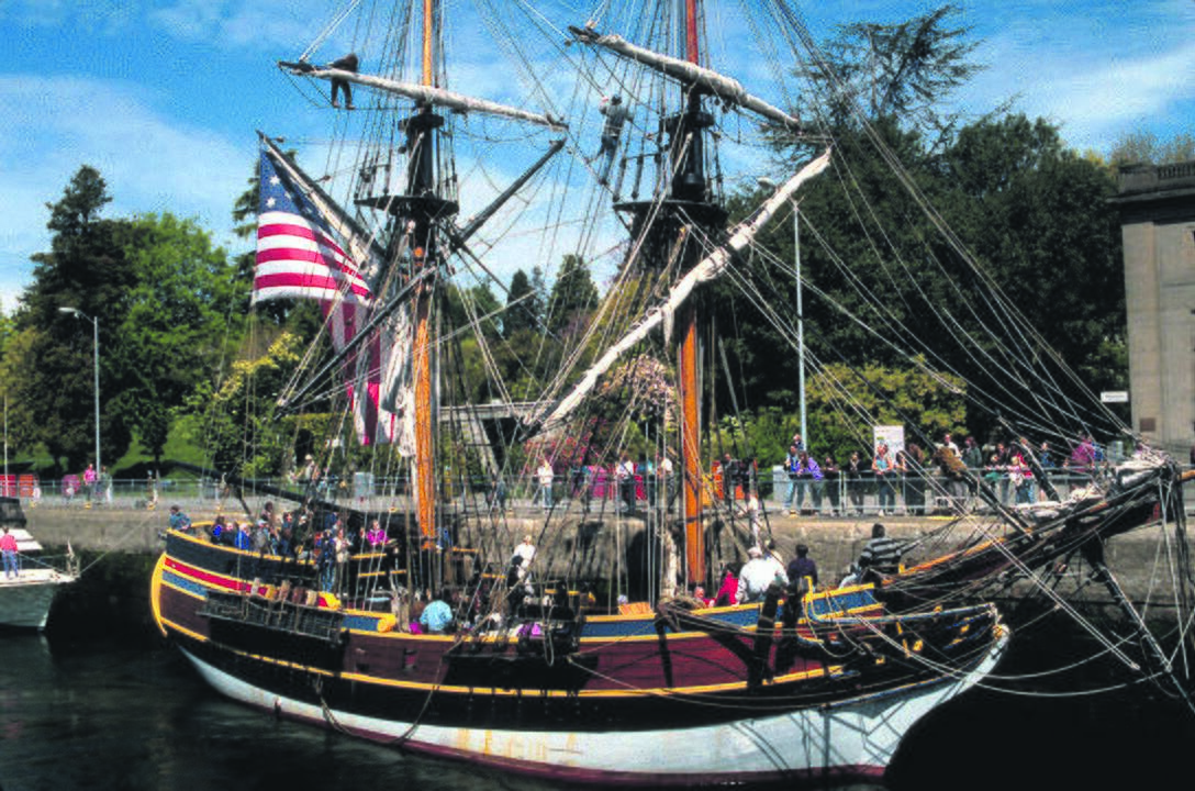 Replika: istorinio laivo „Lady Washington“ kopija Vašingtono ežero laivų kanale 1988 m.