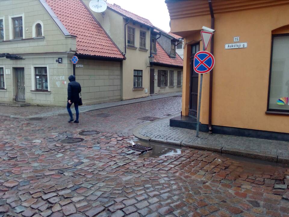Viena, kaip senamiesčio grindinys atrodo vizualiai, kita – kiek jis yra patogus pėstiesiems. 