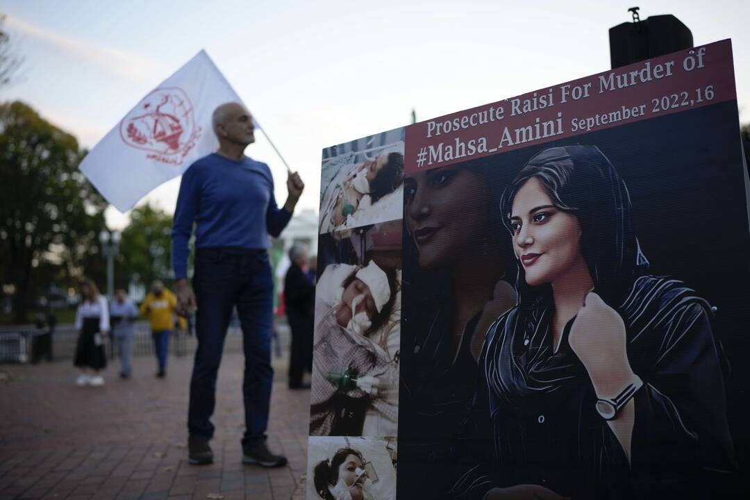 Po Mahsos Amini mirties Irane daugėja žuvusių protestuotojų