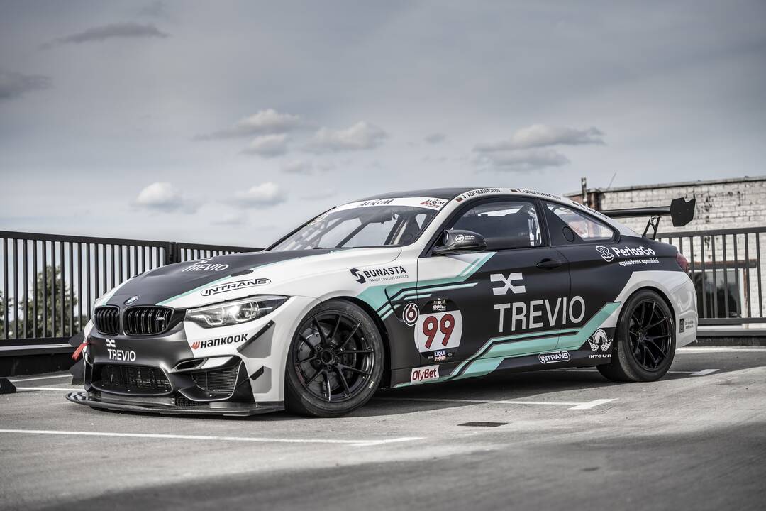 Išskirtinis: BMW M4 GT4 – vienintelis toks Baltijos šalyse gamyklinis modelis.