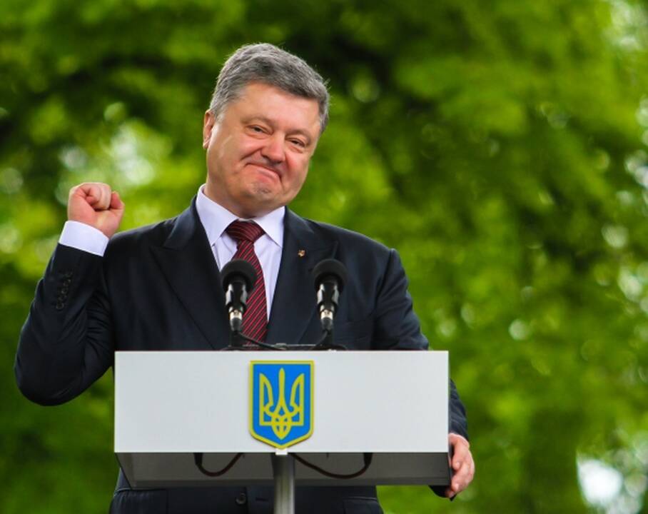 Donoras: tarp didžiausiųjų finansinių gynybos ir humanitarinių projektų rėmėjų – ir buvęs Ukrainos prezidentas Petro Porošenka.