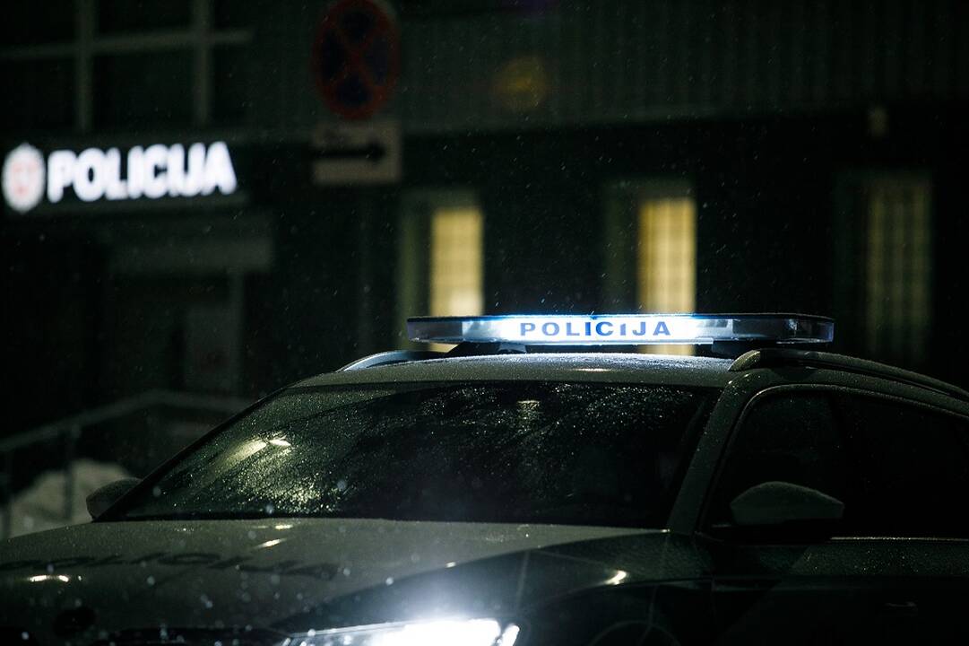 Radviliškio rajone partrenktas ant kelio gulėjęs neblaivus vyras