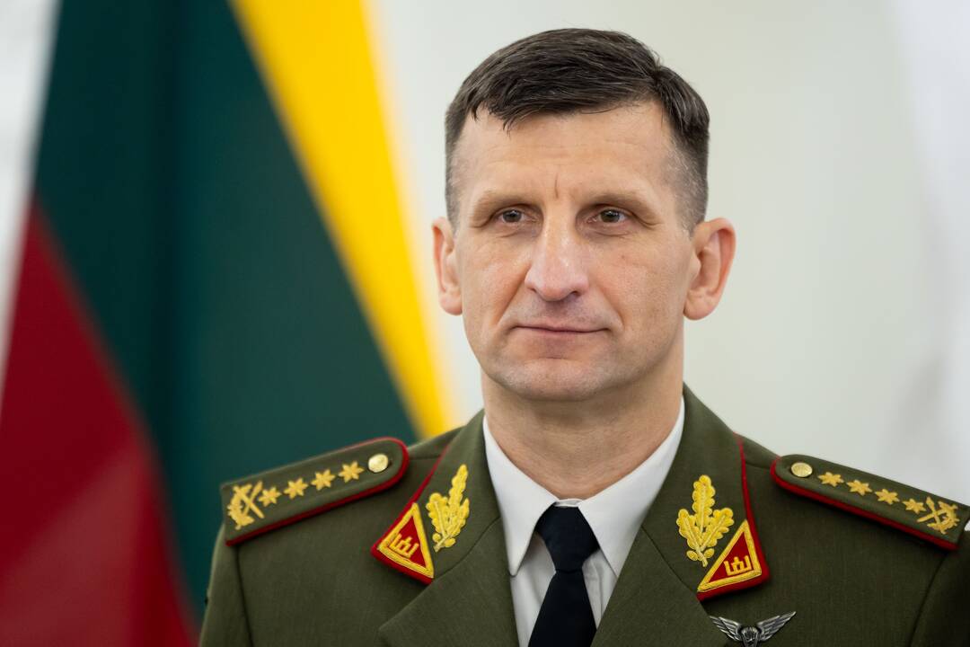 Prezidentas suteikė generolo laipsnį brigados generolui R. Vaikšnorui.