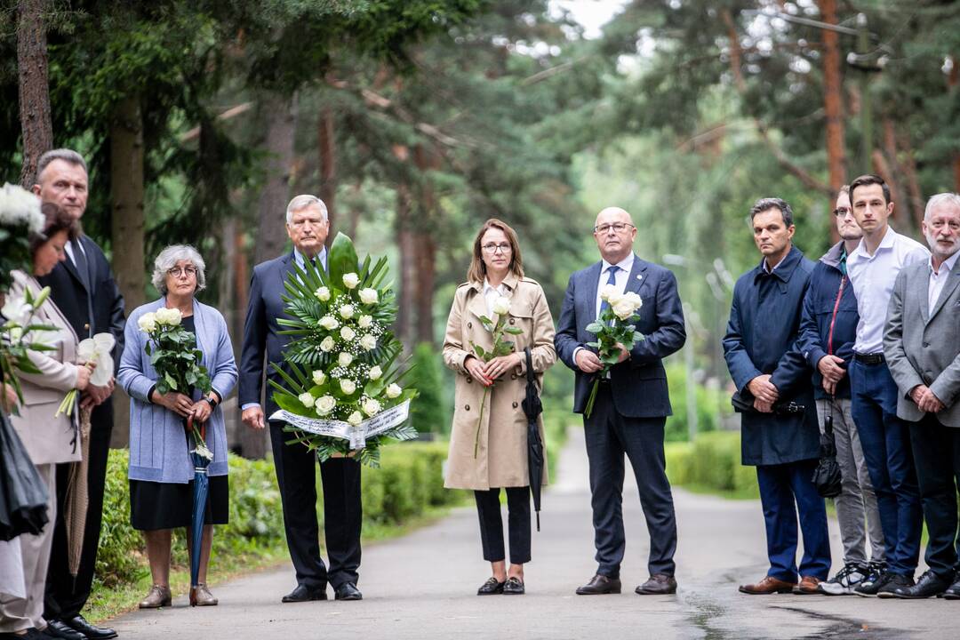 J. Brėdikis amžino poilsio atgulė Petrašiūnų kapinėse