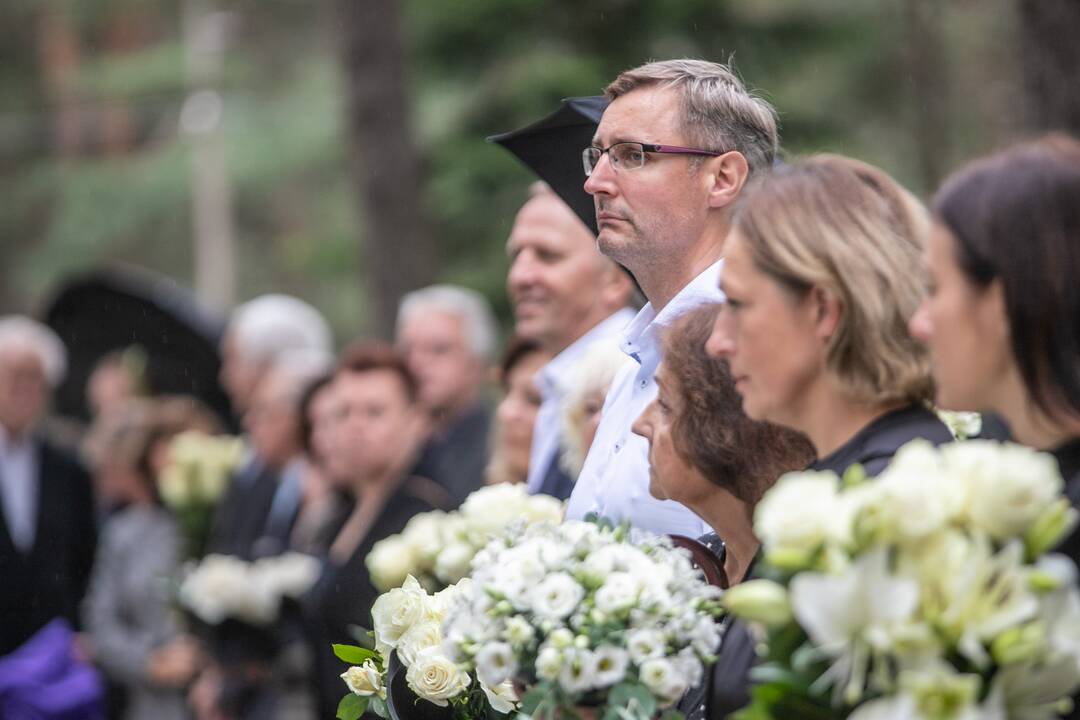 J. Brėdikis amžino poilsio atgulė Petrašiūnų kapinėse