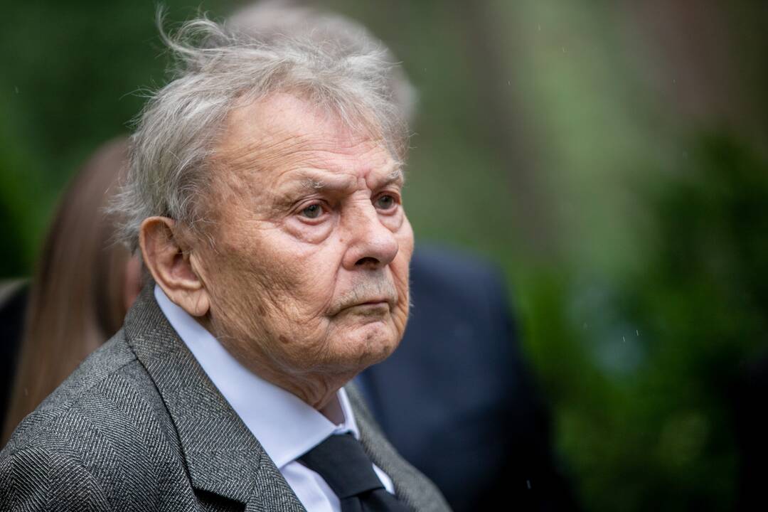 J. Brėdikis amžino poilsio atgulė Petrašiūnų kapinėse