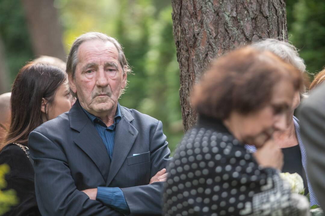 J. Brėdikis amžino poilsio atgulė Petrašiūnų kapinėse