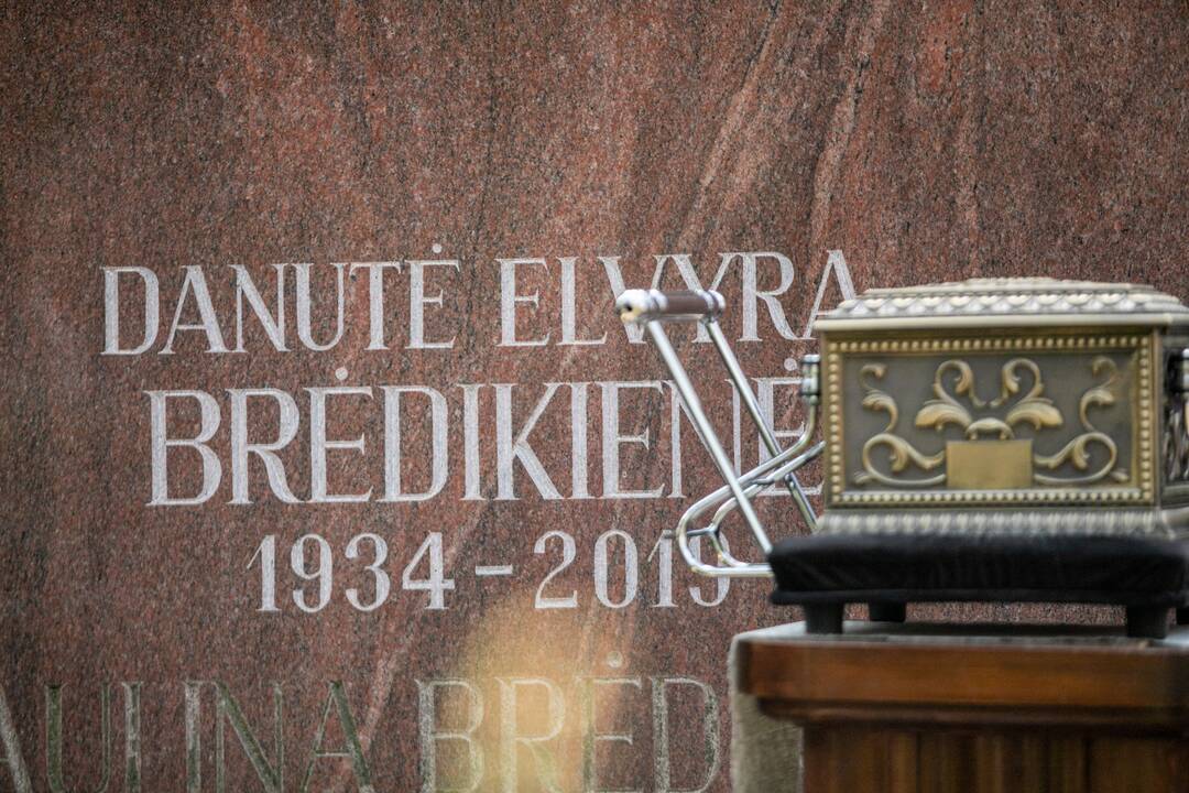 J. Brėdikis amžino poilsio atgulė Petrašiūnų kapinėse