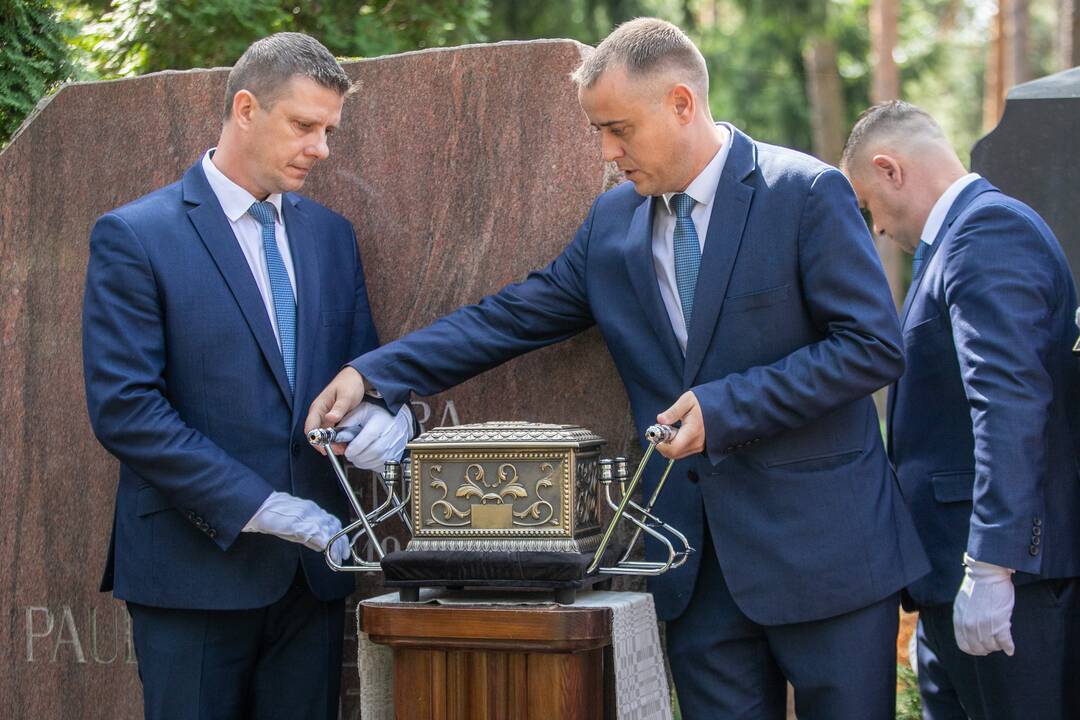 J. Brėdikis amžino poilsio atgulė Petrašiūnų kapinėse