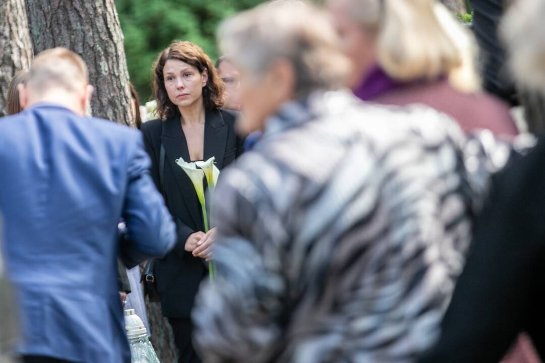 J. Brėdikis amžino poilsio atgulė Petrašiūnų kapinėse