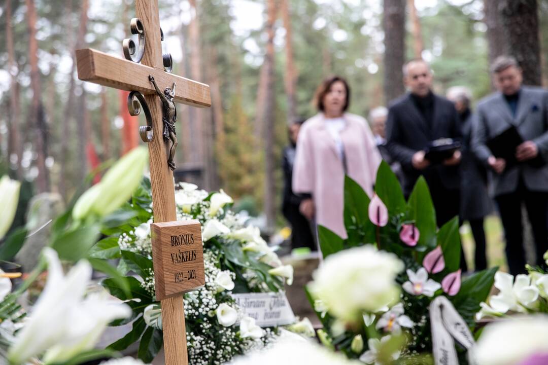 Prof. B. Vaškelis išlydėtas į paskutinę kelionę