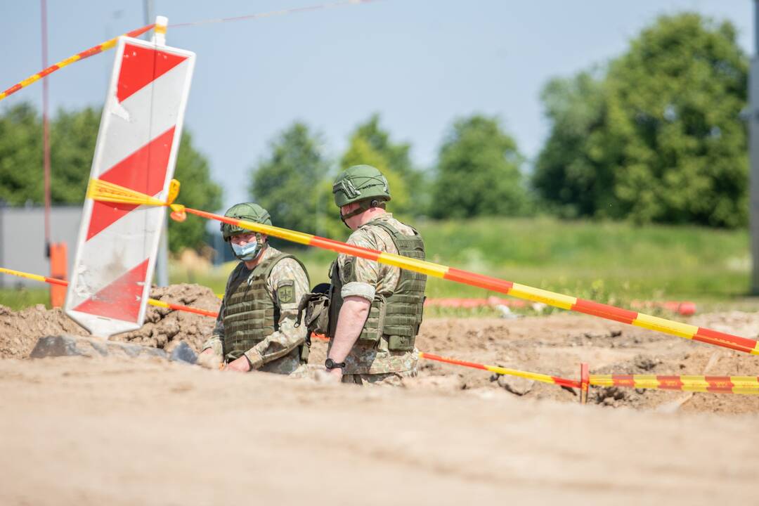 Aleksote rastos dvi aviacinės bombos