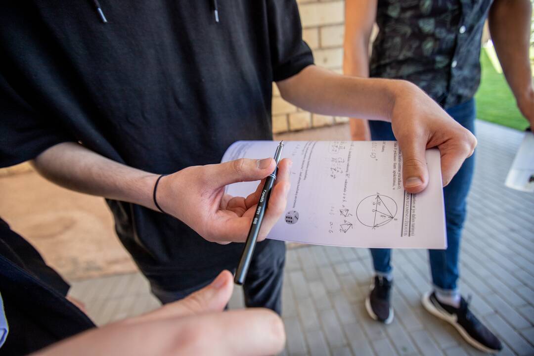 Dvyliktokų nuotaikos po matematikos egzamino
