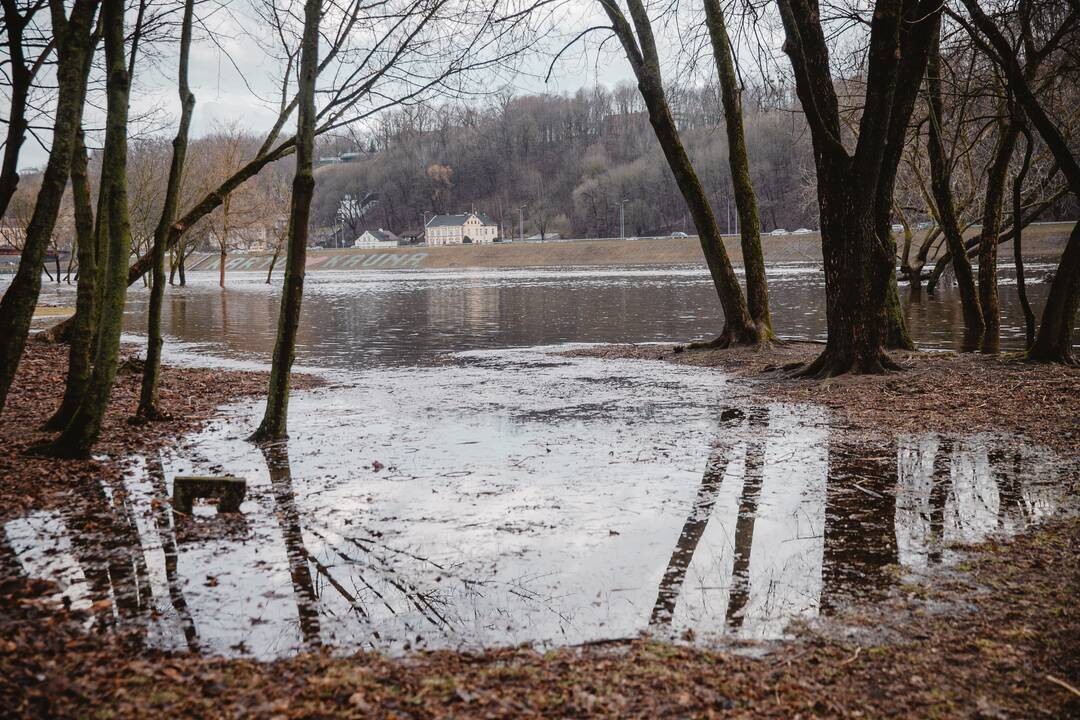 Užlietas Kauno Santakos parkas