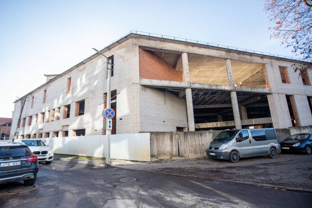 Nebaigtas statyti turgus Šiaulių gatvėje
