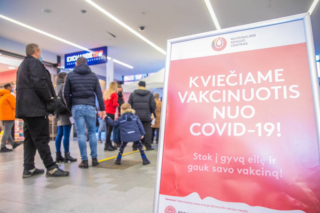Kauno „Akropolyje“ prasidėjo gyventojų skiepijimas