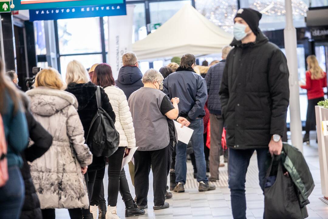 Kauno „Akropolyje“ prasidėjo gyventojų skiepijimas