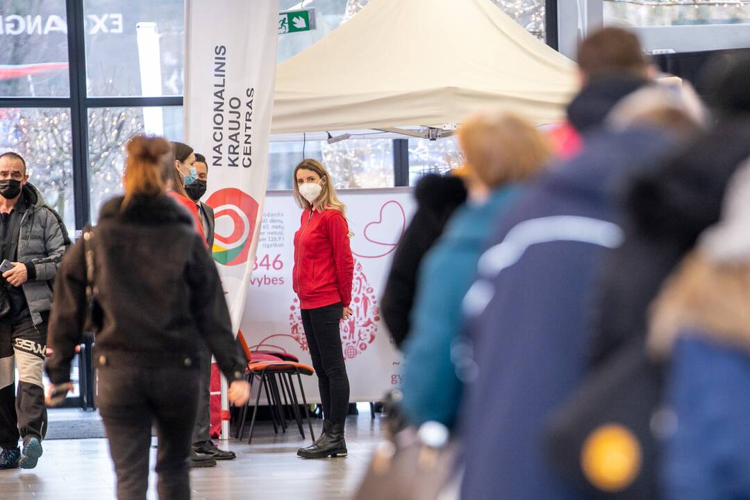 Kauno „Akropolyje“ prasidėjo gyventojų skiepijimas