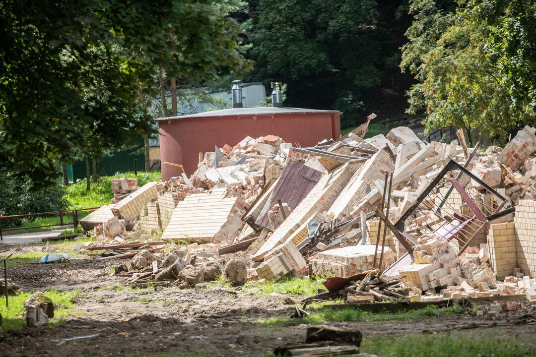Lietuvos zoologijos sode karaliauja statybų technika