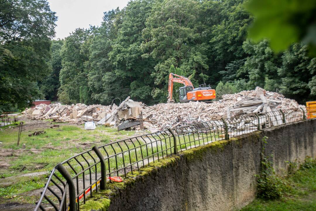 Lietuvos zoologijos sode karaliauja statybų technika
