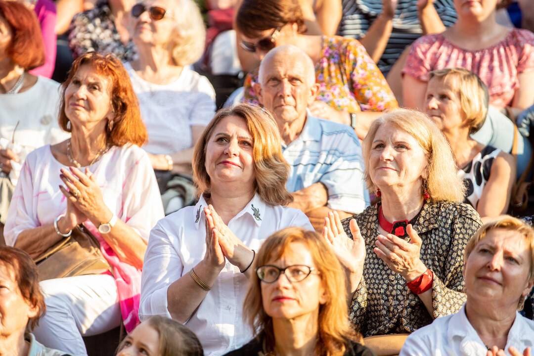 Liepos 6-ąją skriejo marga populiariausių operečių melodijų pynė