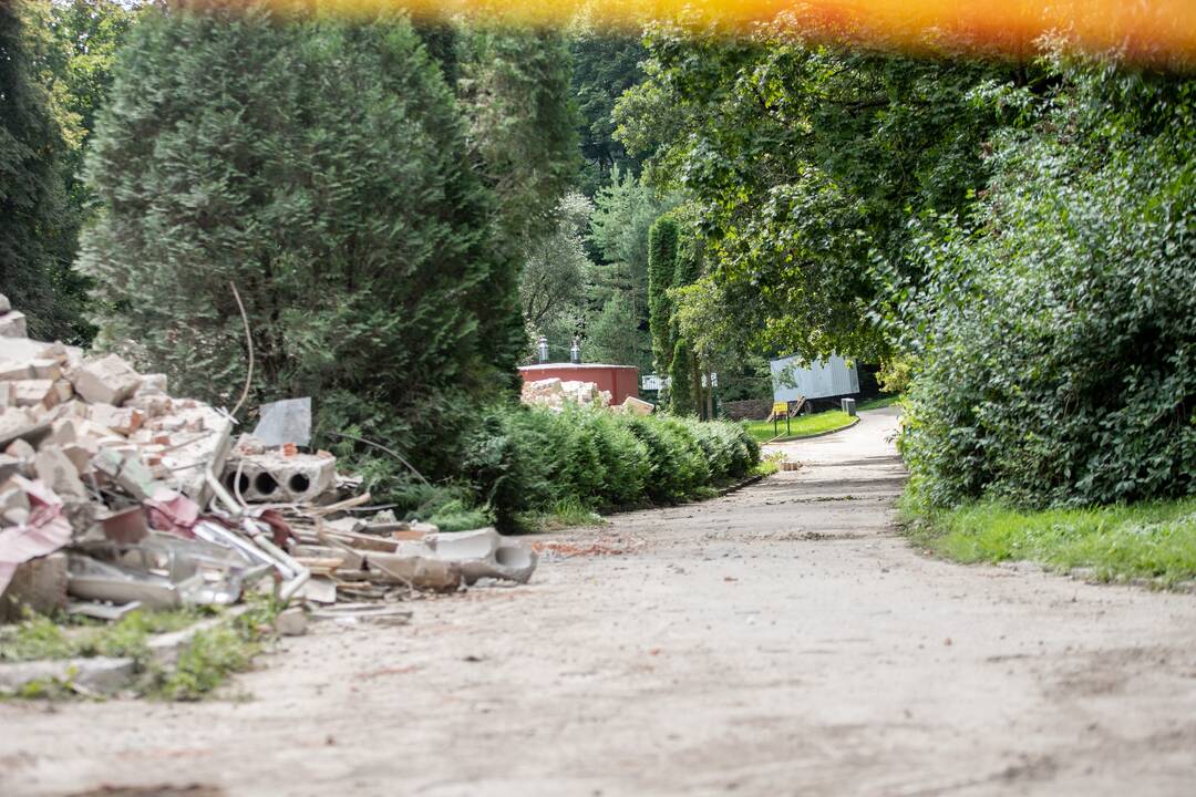 Lietuvos zoologijos sode karaliauja statybų technika