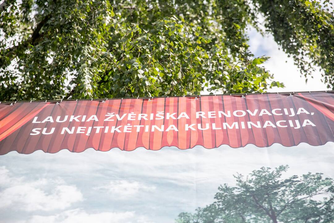 Lietuvos zoologijos sode karaliauja statybų technika