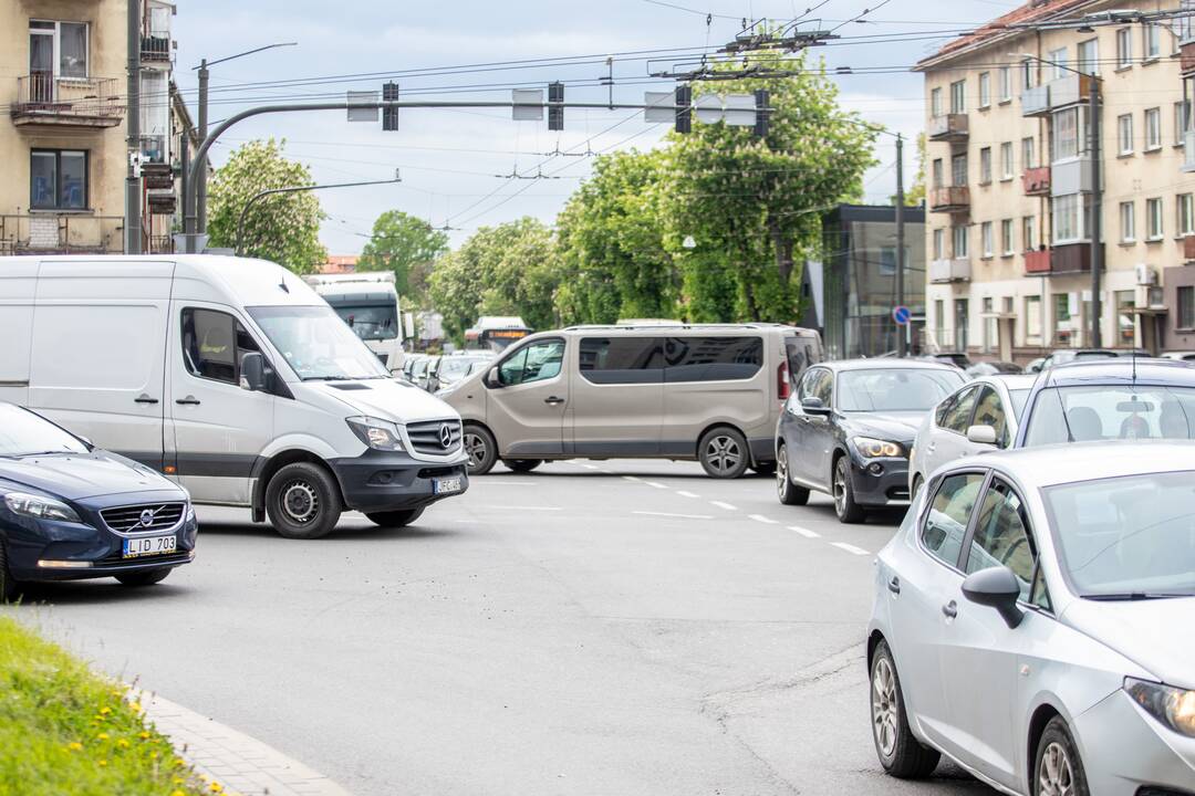 Kaune vairuotojai dūsta spūstyse