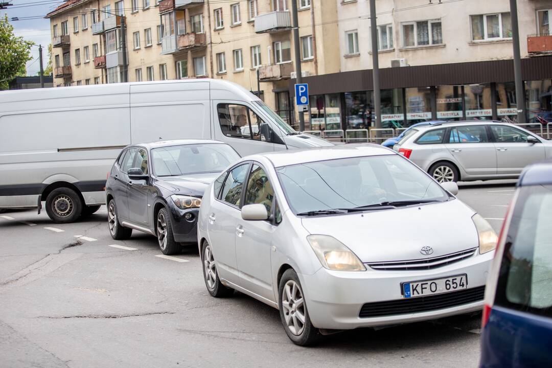 Kaune vairuotojai dūsta spūstyse