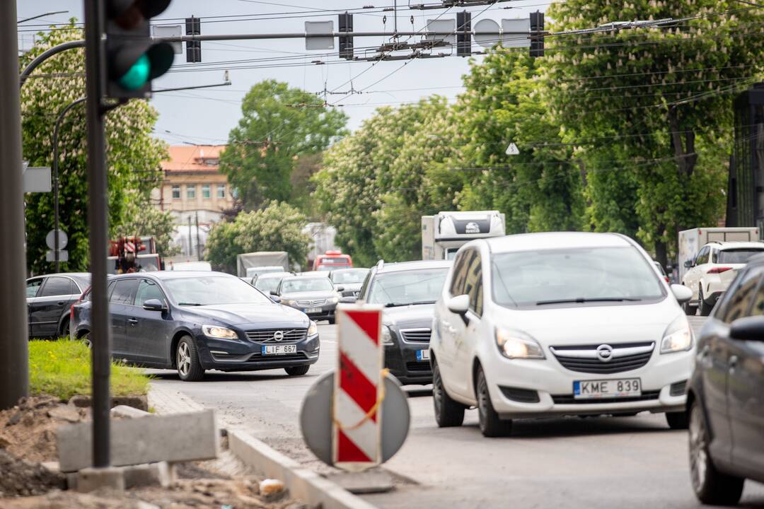 Kaune vairuotojai dūsta spūstyse