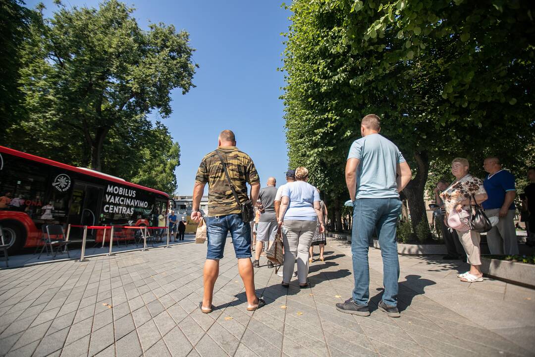 Mobilus vakcinavimo centras atkeliavo į Laisvės alėją
