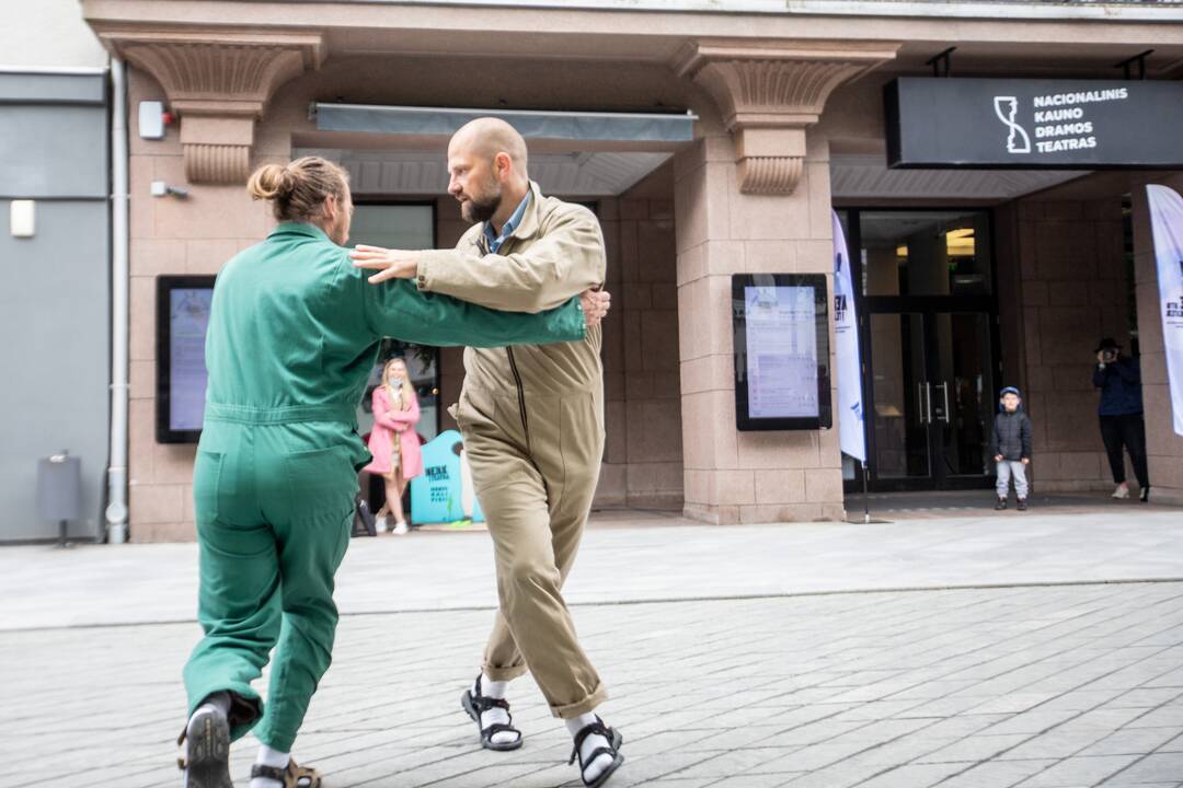 Festivalis „Nerk į teatrą 2021“