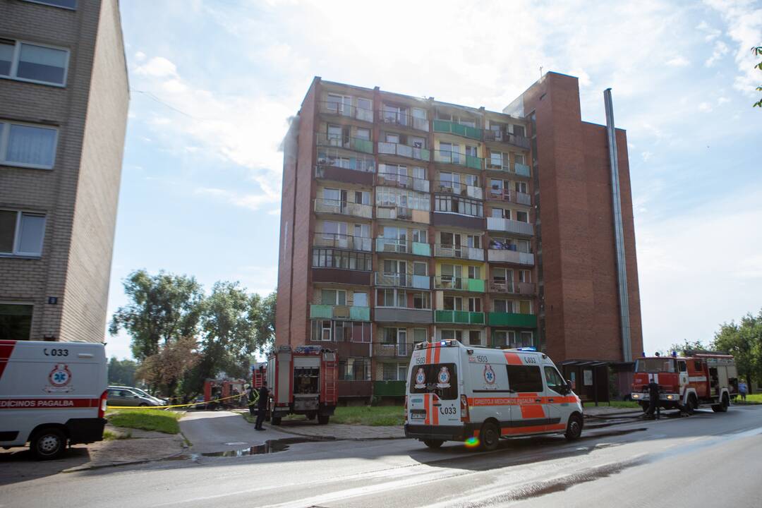 Aleksoto daugiabutyje kilo gaisras