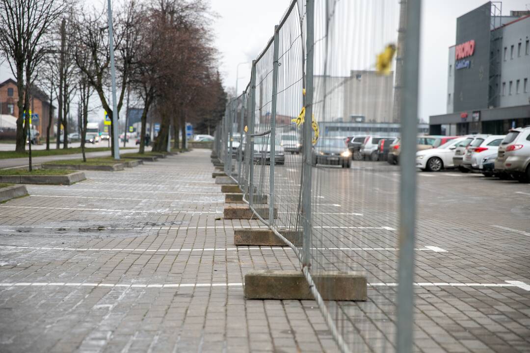 Didesnių spūsčių prie prekybos centrų savaitgalį nebuvo