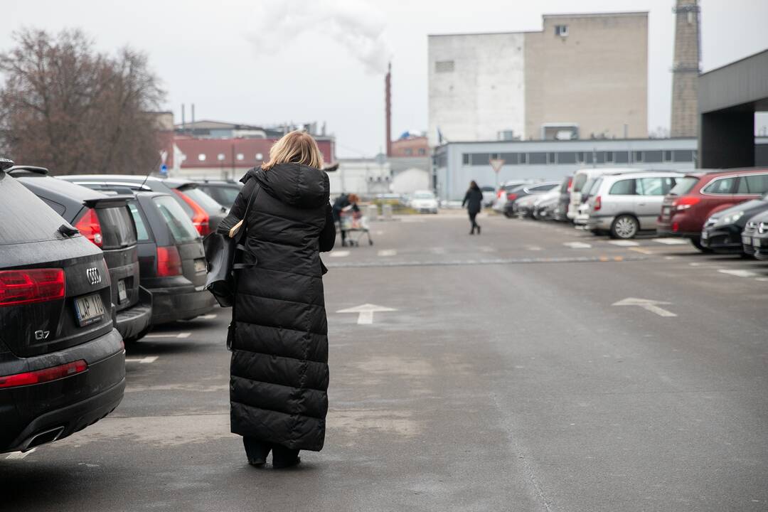Didesnių spūsčių prie prekybos centrų savaitgalį nebuvo