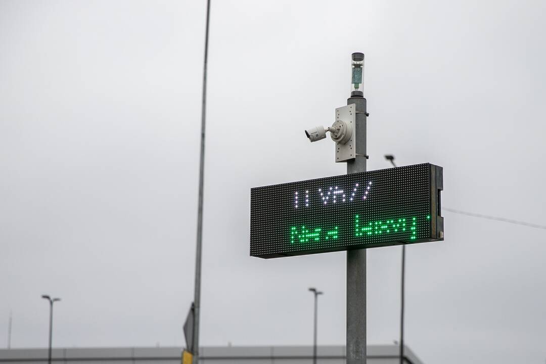 Didesnių spūsčių prie prekybos centrų savaitgalį nebuvo