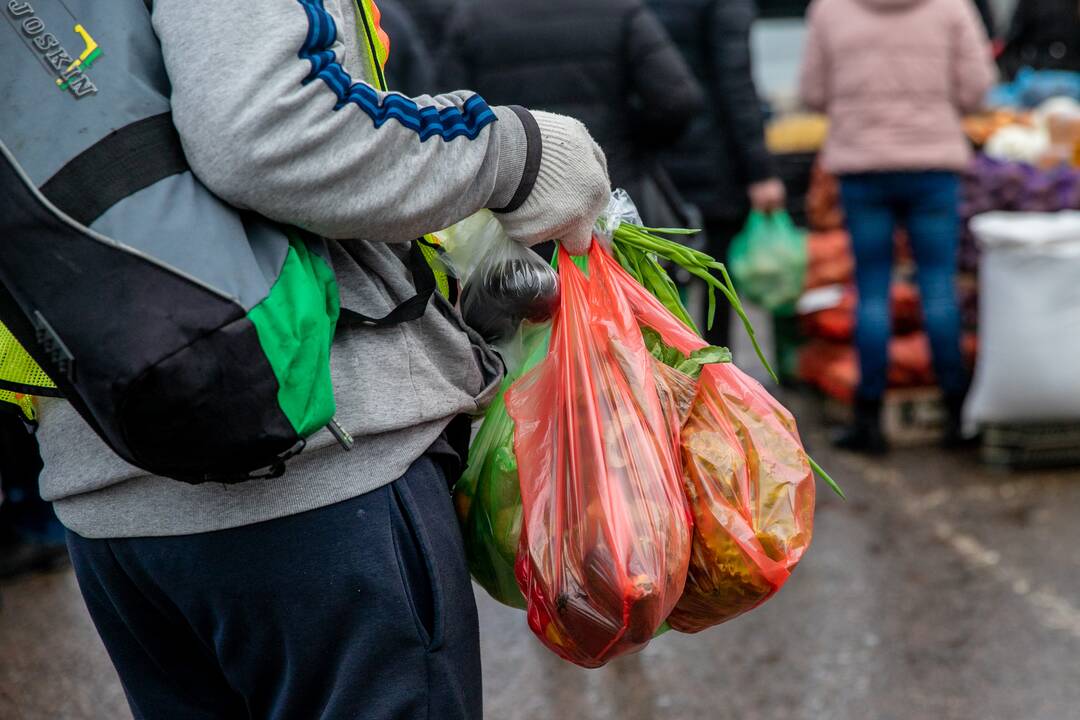 Aleksoto turgaus prekeiviai skundžiasi sumažėjusiais pirkėjų srautais