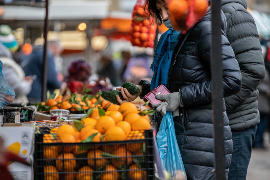 Aleksoto turgaus prekeiviai skundžiasi sumažėjusiais pirkėjų srautais