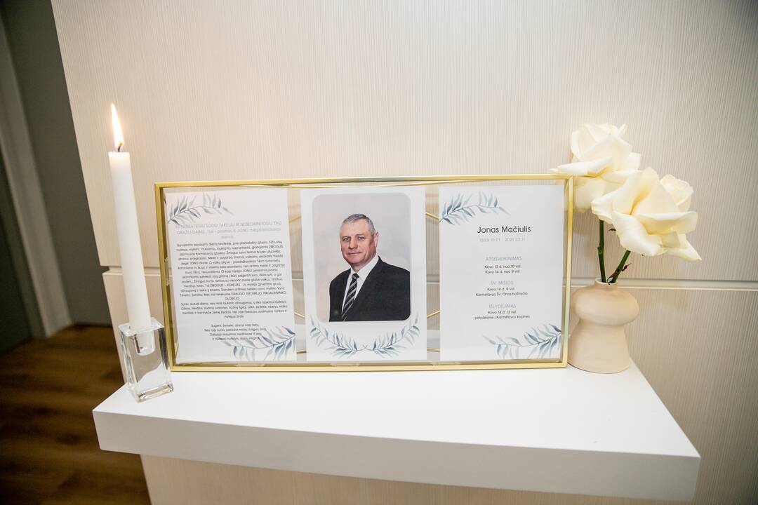 Kaune atsisveikinama su anapilin iškeliavusiu J. Mačiuliu