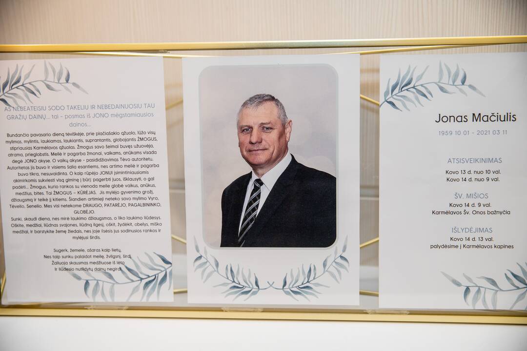 Kaune atsisveikinama su anapilin iškeliavusiu J. Mačiuliu