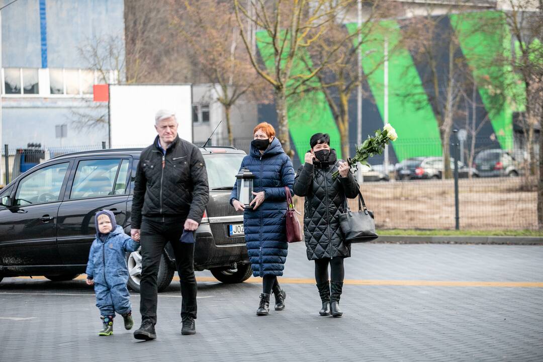 Kaune atsisveikinama su anapilin iškeliavusiu J. Mačiuliu