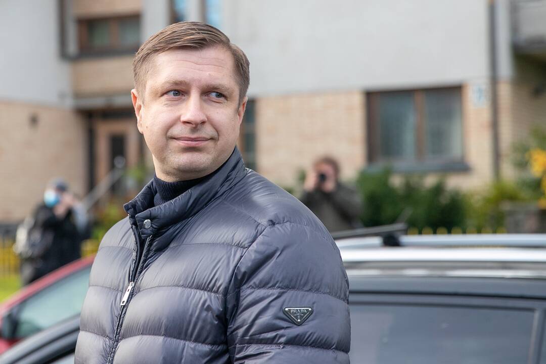 Žmonės susirinko pasirašyti peticiją dėl griaunamo Perkūno alėjos namo